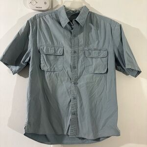 Eddie Bauer Mens L Short Sleeve Button Up Shirt Blue Front Pockets Fishing
